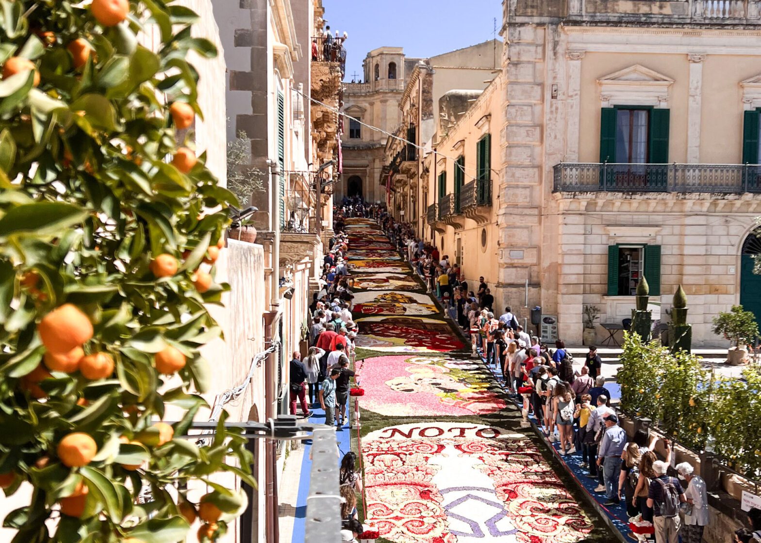 Guide to visiting the Infiorata di Noto flower festival